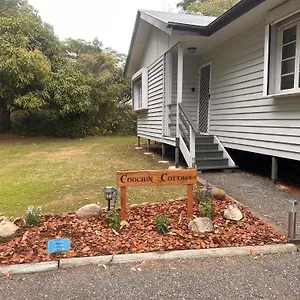  Holiday home Coochin Cottage,